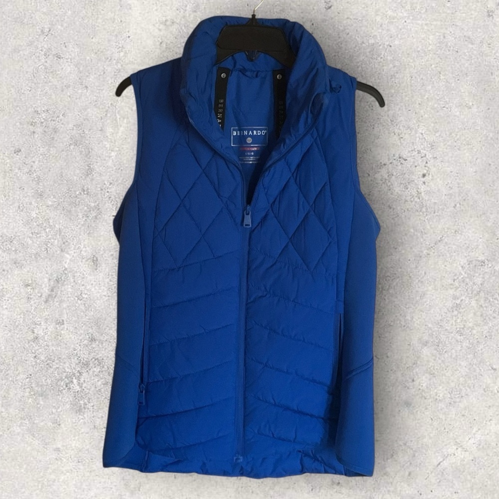 Bernardo Performance Puffer Vest - Picture 2 of 6